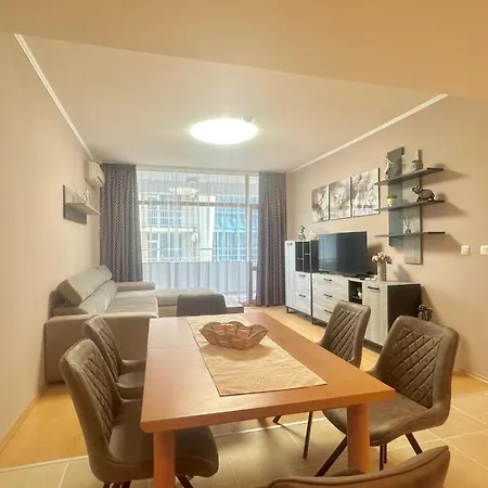 Апартаменти Bratanov Avenue Center Сонячний Берег
